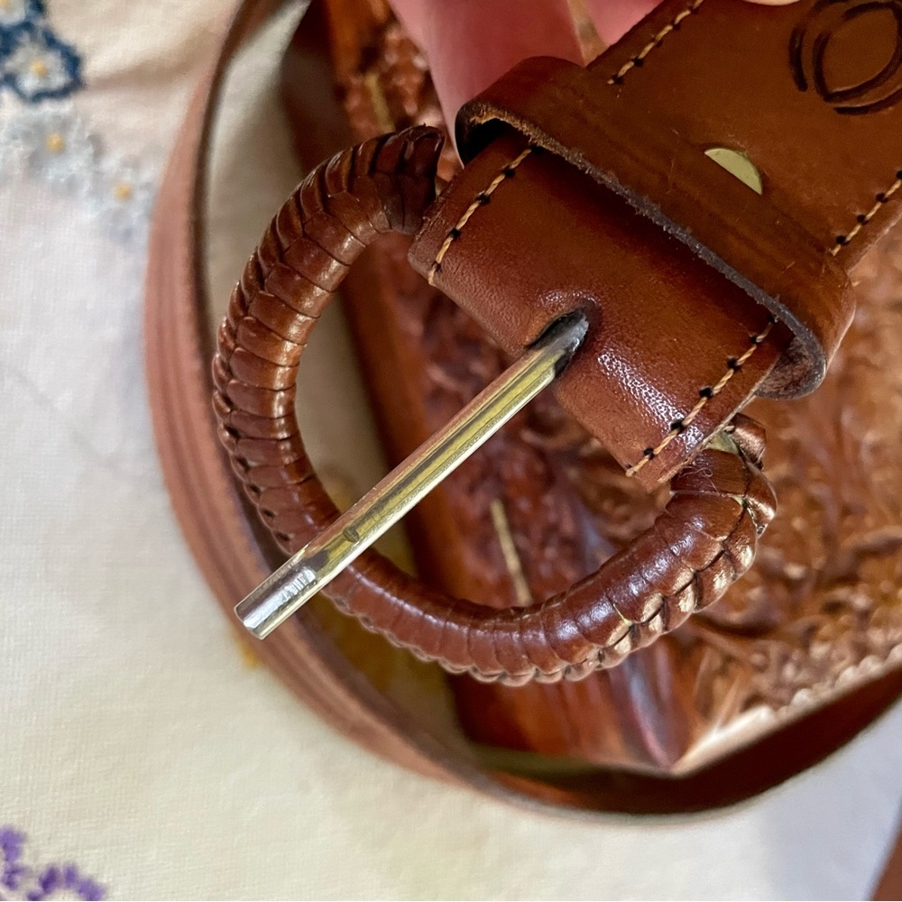 Vintage Hand Tooled Western Brown Leather Belt. Unisex 43" Excluding Buckle - Picture 10 of 16